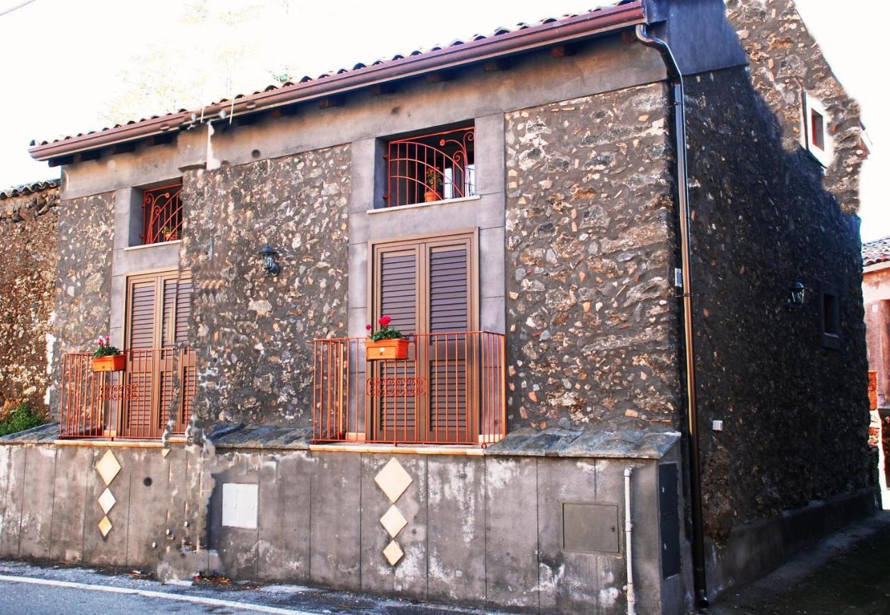 Etna Casa Llera-antica Casa Siciliana Hébergement de vacances Milo